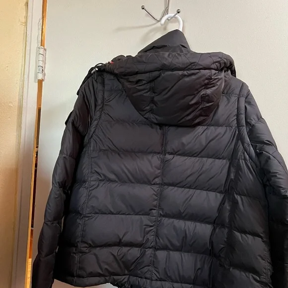 Burberry Black Puffer Jacket/vest - Picture 3 of 5